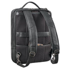 großer schwarzer Lederrucksack